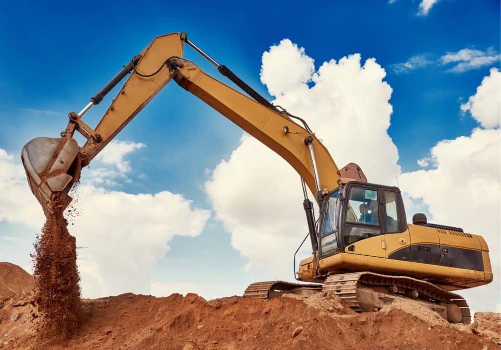escavatore per movimento terra in cantiere